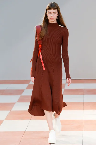 Look 25